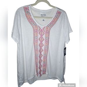 New York Laundry Women's white embroidered short sleeve top size 2X